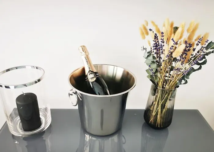 Apartament Hh 03 By Rockchair - Superhost Status - Modernes Mit Sonnigem Balkon & Premium Boxspringbetten In Winterhude - Geheimtipp Hamburg