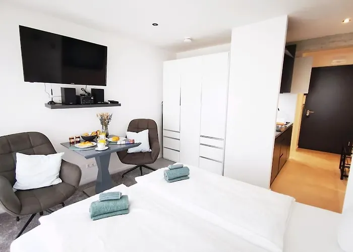 Hh 03 By Rockchair - Superhost Status - Modernes Mit Sonnigem Balkon & Premium Boxspringbetten In Winterhude - Geheimtipp *