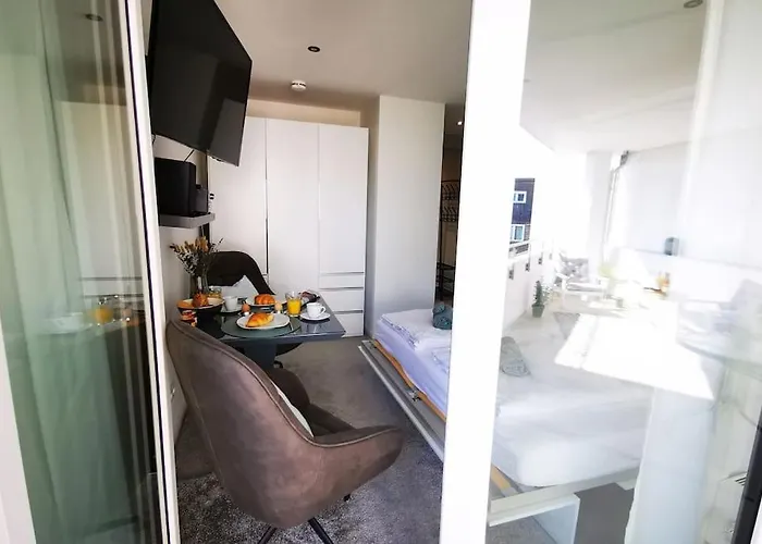 Hh 03 By Rockchair - Superhost Status - Modernes Mit Sonnigem Balkon & Premium Boxspringbetten In Winterhude - Geheimtipp Hamburg