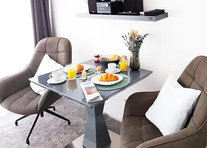 Hh 03 By Rockchair - Superhost Status - Modernes Mit Sonnigem Balkon & Premium Boxspringbetten In Winterhude - Geheimtipp Hamburg